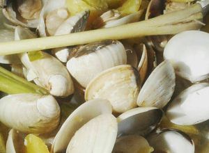 Hình của món Nghêu hấp dứa.