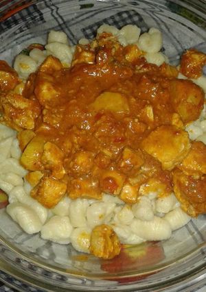 Una foto de Ñoquis de papa caseros! Con salsa de pollo