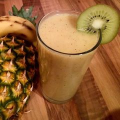 🍍🥝 🍌 mix 😂 A picture of 🍍🥝 🍌 mix 😂.