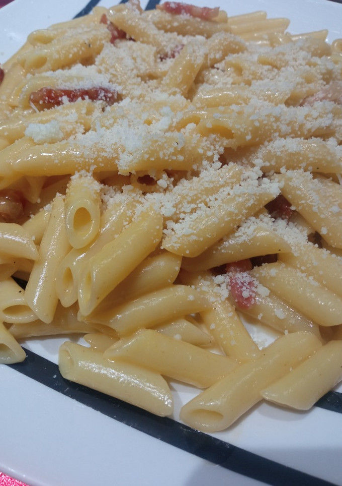 Una foto de Macarrones a la auténtica carbonara