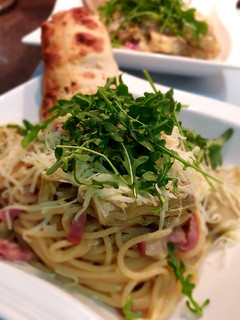 Una foto de 🍝Pasta con alcachofas y bacon🍝