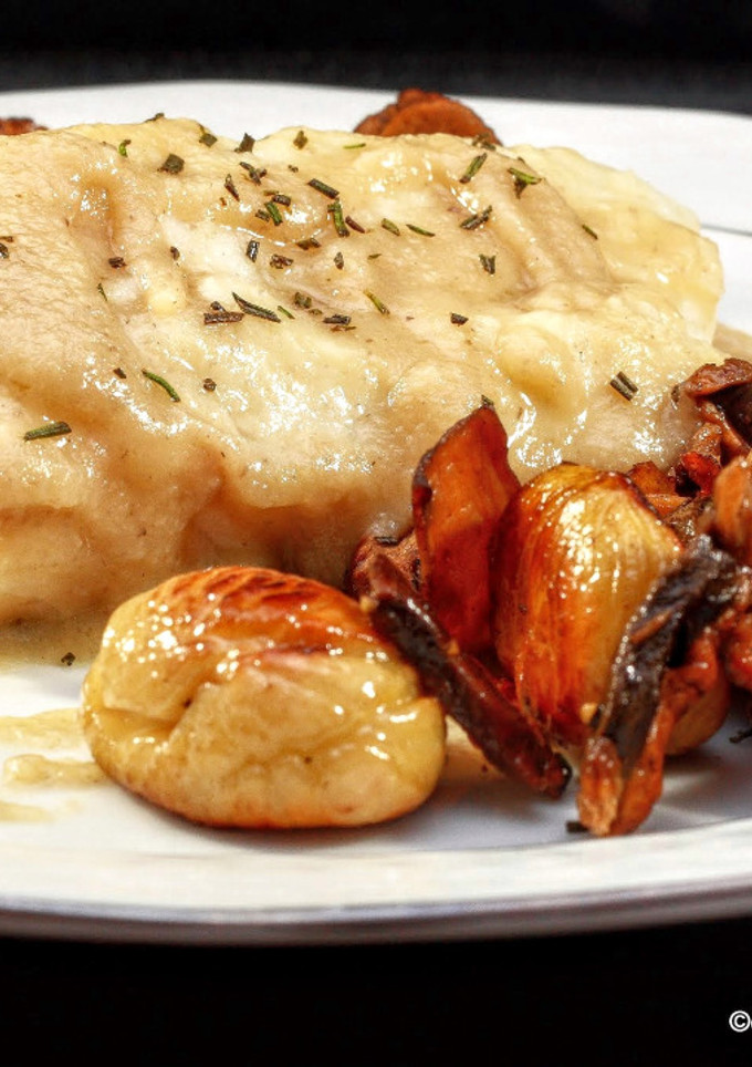 Una foto de Bacalao con boletus y crema de castañas
