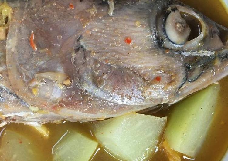 Sup Kepala Ikan Asam Manis