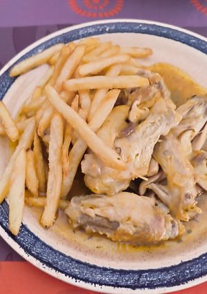 Una foto de Alitas de Pollo Guisadas en Salsa de Curry