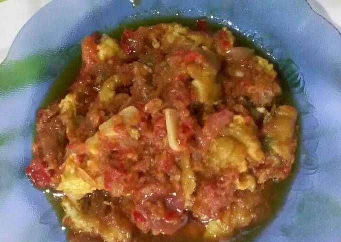 Ini dia! Resep termudah membuat Telur Dadar Sambal Terasi dijamin nagih banget