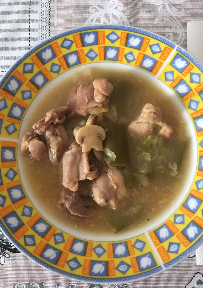 Una foto de Pollo en salsa con judías verdes y champiñones