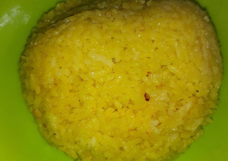 Langkah Mudah untuk Menyiapkan Nasi Kuning Ricecooker Gurih dan Enak Anti Gagal
