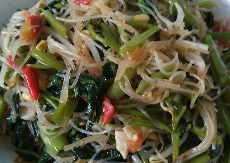 Bagaimana Menyiapkan Tumis kangkung ala korea yang nikmat