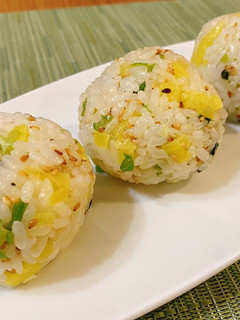 Gambar Korean rice balls “Jumeok-bap”