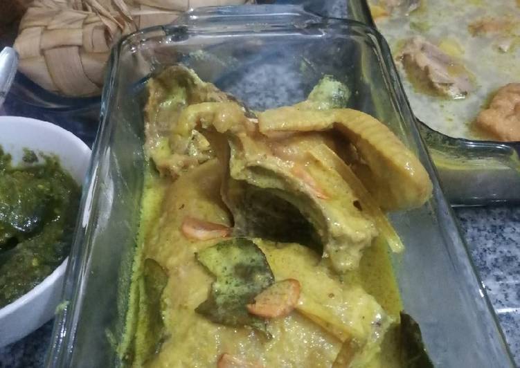 Langkah memasak Ayam bumbu Ingkung/Dekem #RabuBaru yang Bisa Manjain Lidah