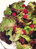 Ensalada con frambuesas y llardons