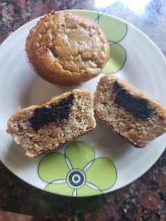 Una foto de Muffins de pera y chocolate low carb