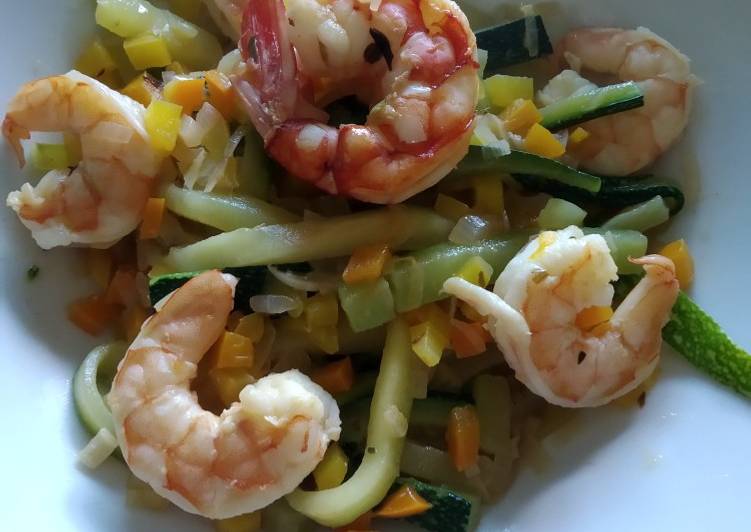 Esparguete de courgette e camarão - Tudogosreceitas