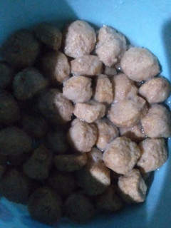 A picture of Soyabeans and potatoes.