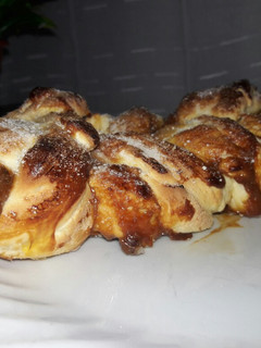 Una foto de Trenza rellena de dulce de leche