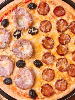 Hình của món Pizza Demi Andouille - Demi Chorizo.