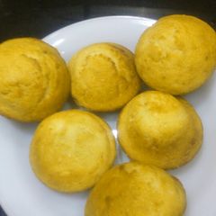 A picture of Yoghurt citrus syrup cupcakes.