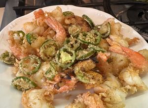 Una foto de Camarones Stir Fry a la Sonorense