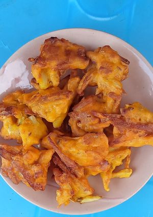 আলুর পকোড়া(aloor pakora recipe in Bengali) রেসিপির প্রধান ছবি