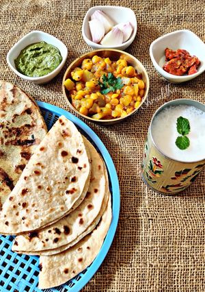 દૂધી ચણા દાળ નું શાક (Dudhi chana dal subzi recipe in gujarati) રેસીપી મુખ્ય ફોટો
