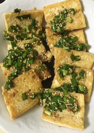Hình của món Đậu phụ rán tẩm gia vị.