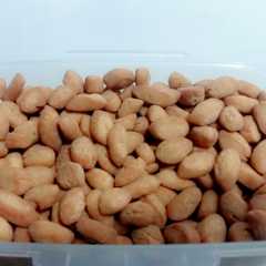 รูปของ Biji Ketapang Renyah