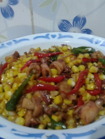 Cara Mudah Membikin Resep  Oseng Cumi asin dengan jagung manis yang Bisa Manjain Lidah, Bikin Ketagihan