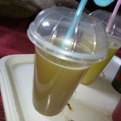 A picture of Apple n cucumber drink.