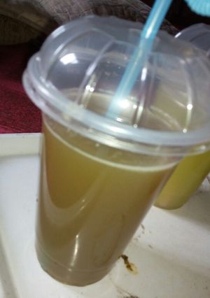 A picture of Apple n cucumber drink.