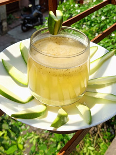 आम पन्ना (aam panna recipe in Hindi) रेसिपी मुख्य फोटो