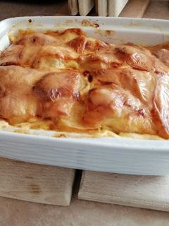 Egyszerű sajtos-sonkás-krumplis egytálétel recept fotója