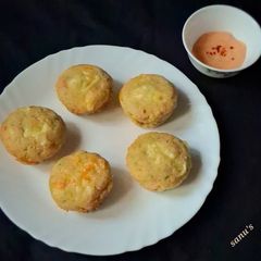 A picture of Savoury Cheese Muffins.