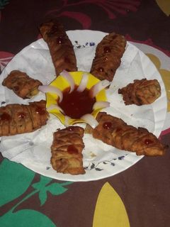 फिश पैटर्न समोसा (Fish pattern samosa recipe in hindi) रेसिपी मुख्य फोटो