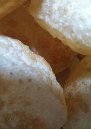 A picture of Luchi(Puri).