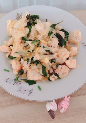 รูปของ เนื้อปูผัดพริกใบโหระพา 🦀🦀 สูตรไม่ใช้น้ำมัน