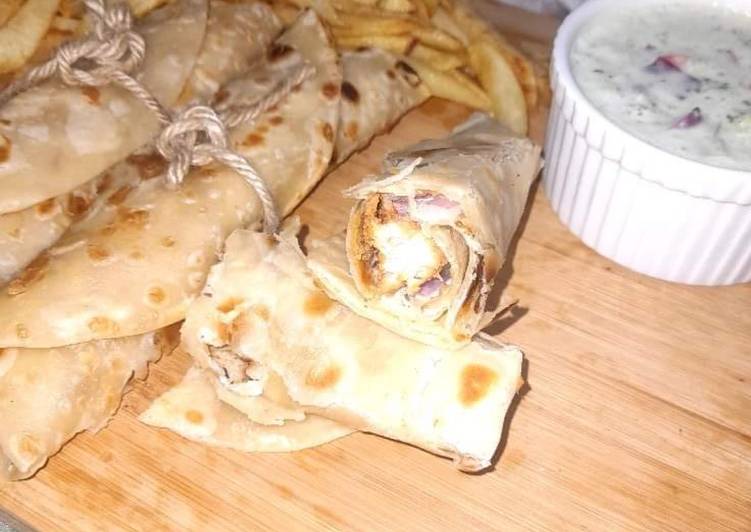Chicken tandoori roll
