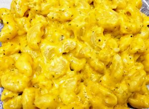 Una foto de Mac and cheese / macarrones con queso