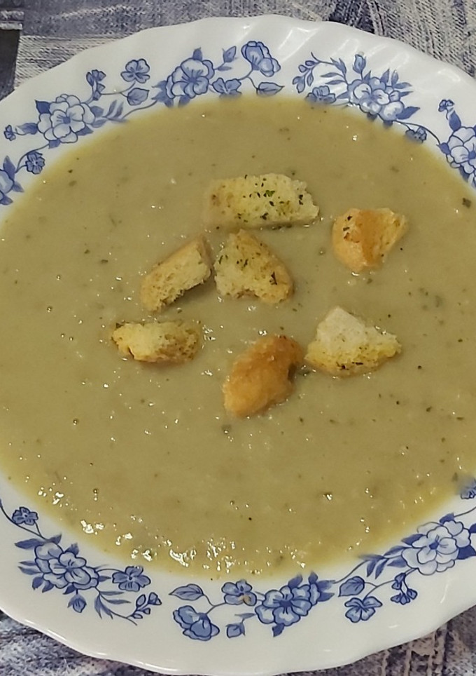 Una foto de Crema de garbanzos y verduras