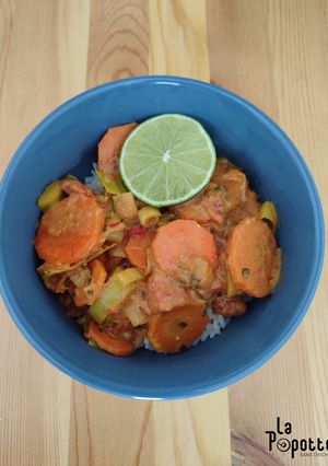 Une photo de Curry de poireaux, pois chiches et carottes