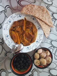 عکسی از دستور خورشت بادمجان😄