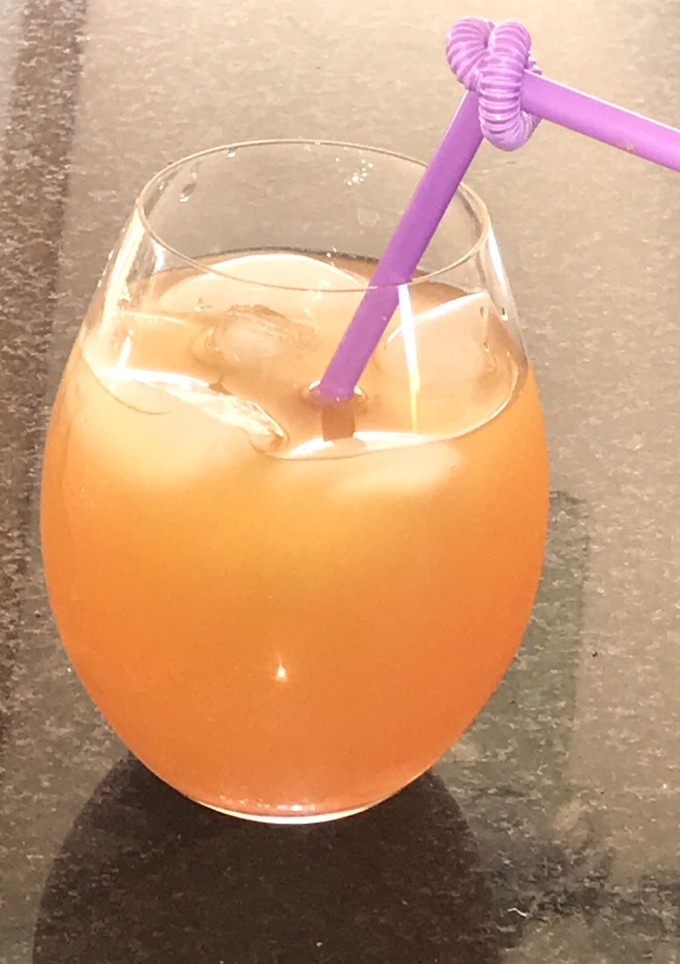 Una foto de Mocktail tropical