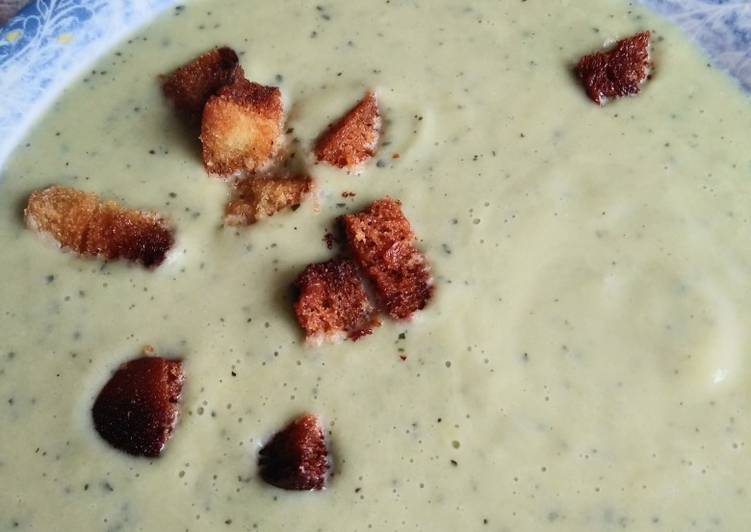 Crema de puerros, manzana y calabacín