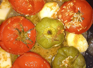 Φωτογραφία της συνταγής Εύκολα γεμιστά ! 🍅🫑(ορφανά)