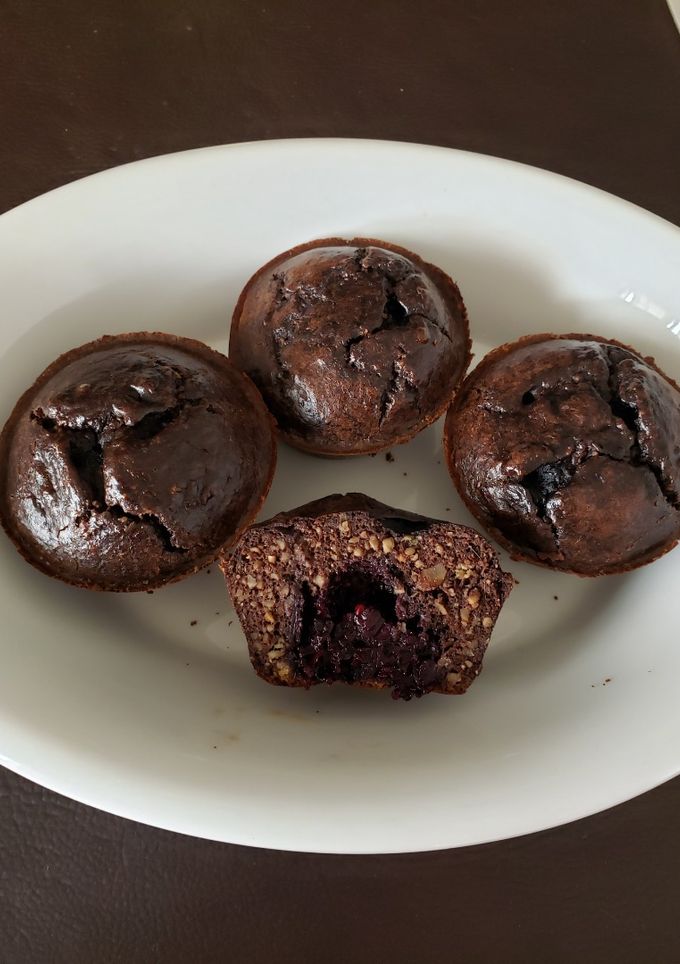 Una foto de Muffins de chocolate y mora low carb