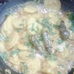 A picture of Achari alu.