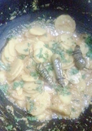 A picture of Achari alu.