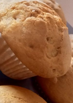 A picture of Orange flavoured cupckes🧁.