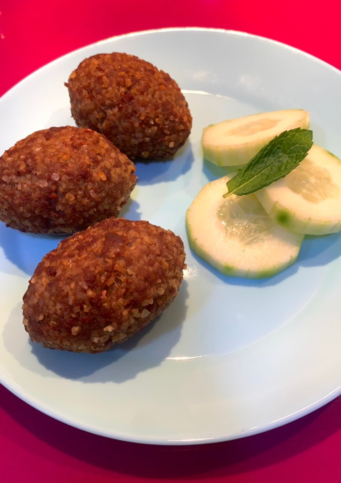 Una foto de Kibbeh libanés