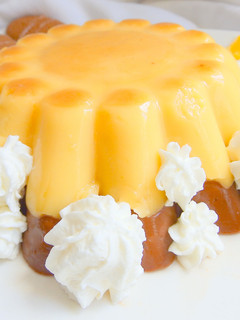 Una foto de Flan de chocolate y naranja
