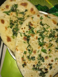 બટર નાન(Butter Naan Recipe in Gujarati) રેસીપી મુખ્ય ફોટો